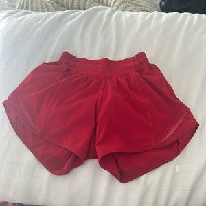 Lululemon Hotty Hot Low-Rise Lined Shorts 4”